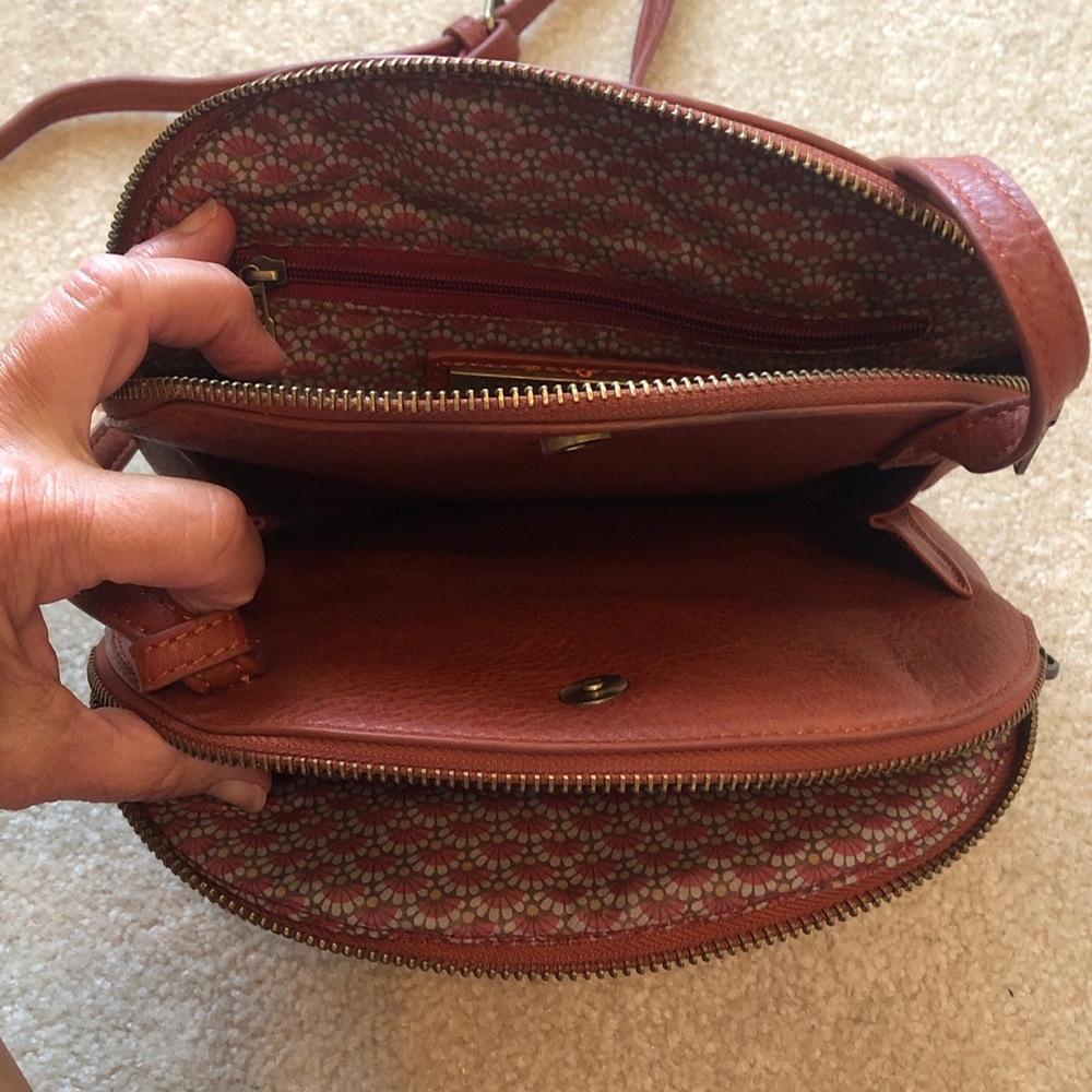 Woven look crossbody purse - Picture 3 of 7